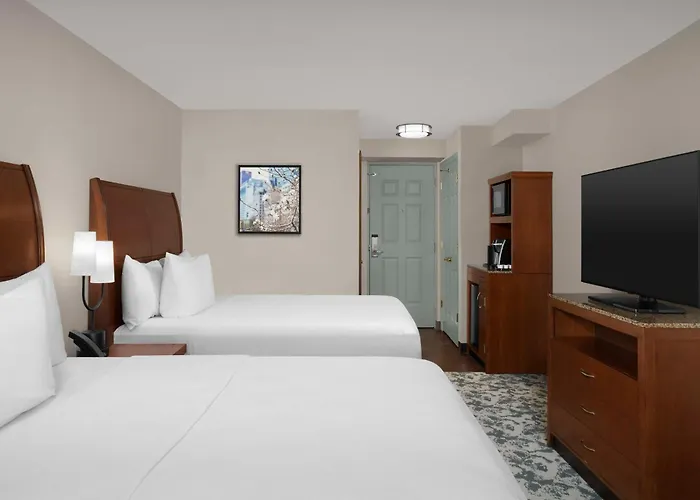 Hilton Garden Hotel 3*
